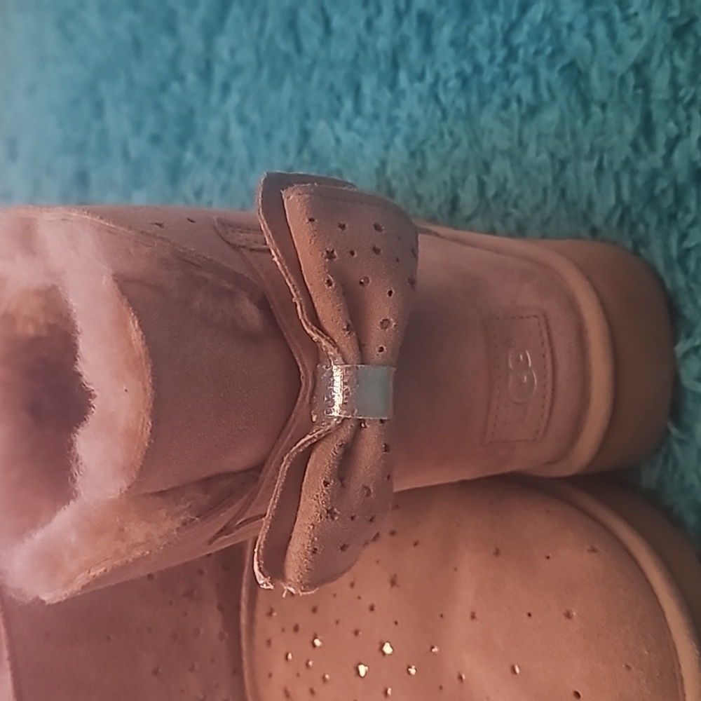 Ugg gray boots with bows & stars
